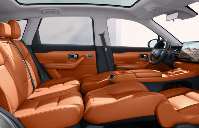 Leapmotor C10 - interiér